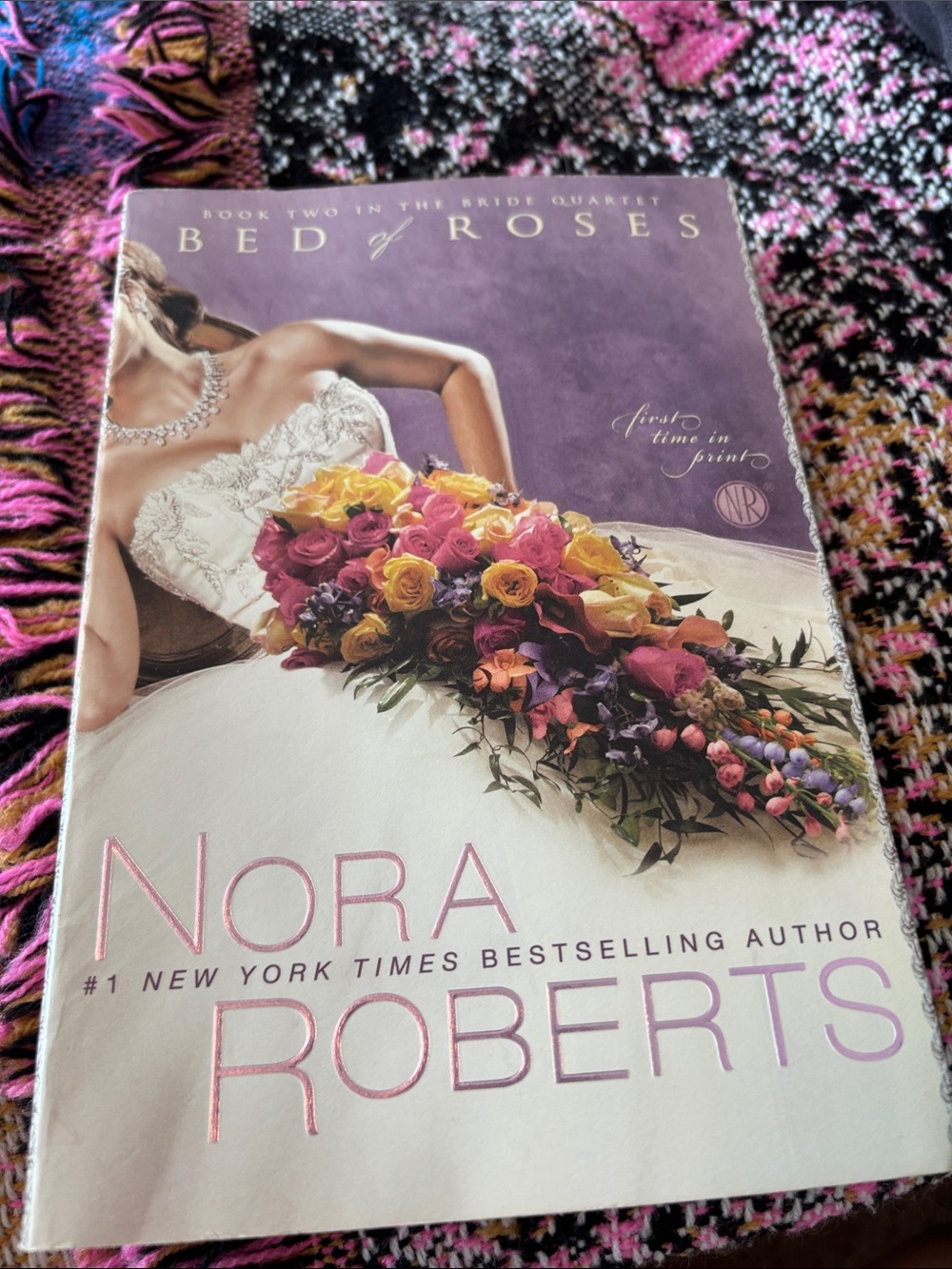 Nora Roberts "Bed of Roses" Romance Paperback